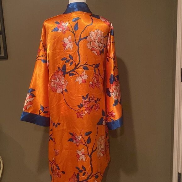 Midnight Velvet Floral Silky Robe Size XL - Picture 4 of 8